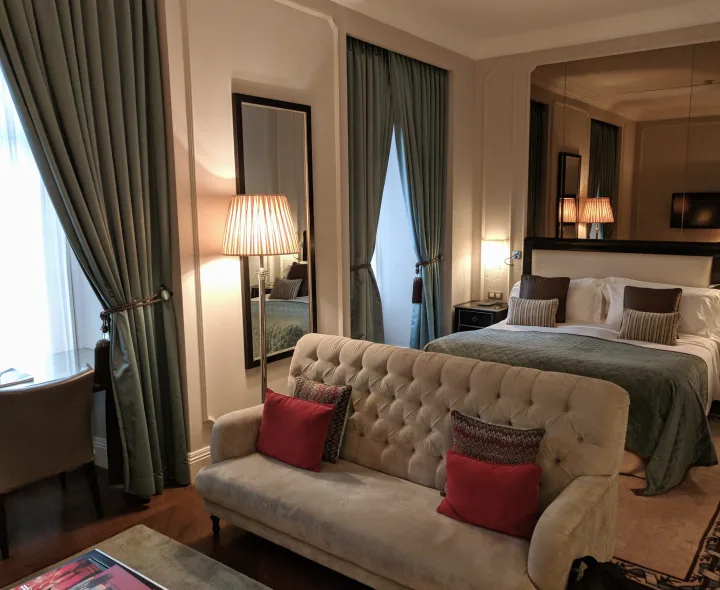 Explore Our Rooms - 九游